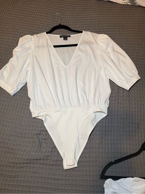 White V-Neck Puff Sleeve Bodysuit